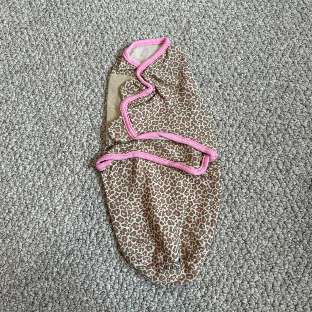 Summer Infant SwaddleMe Adjustable Baby Swaddle‎ Leopard Print Pink Trim